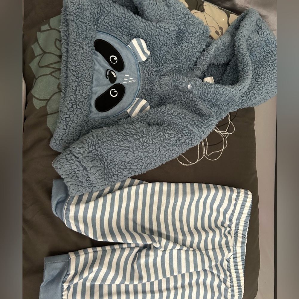 Baby boys 2 piece outfit. 3-6 month